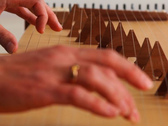 KoTaMo spielen: Koto-Tambura-Monochord 